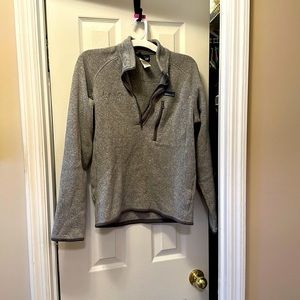 Patagonia gray men’s size small pullover